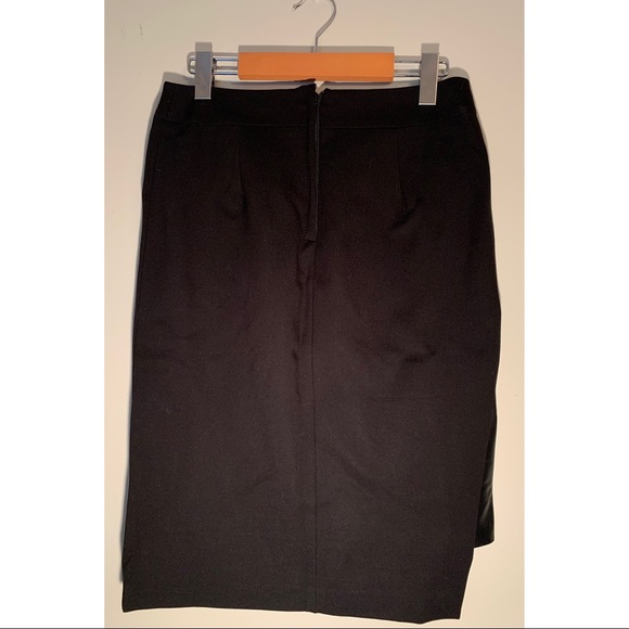 Danier Real Italian Leather Side-Slit Detail Pencil Skirt - Picture 3 of 7
